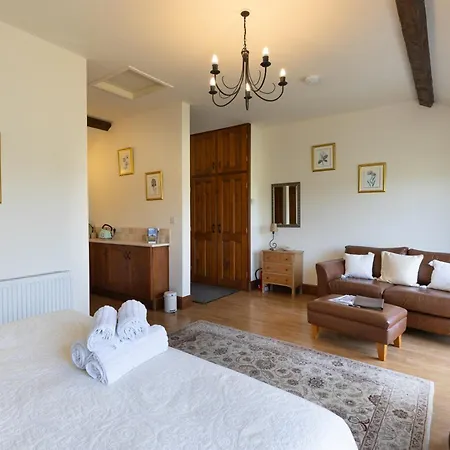 Brickfields Farm Bed & Breakfast 4*