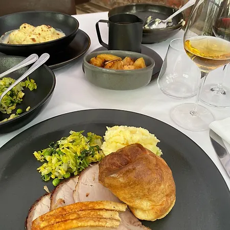 Brickfields Farm Bed & Breakfast 4*