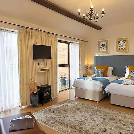 Brickfields Farm Bed & Breakfast 4*